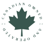 Logo canadien de propriété et exploité avec un motif de feuille d’érable, établi en 2022.